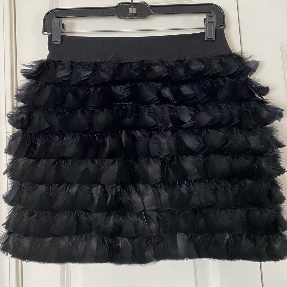 Robbi & Nikki Black feather mini skirt